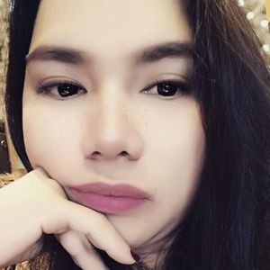 Meet your Posher, Divina